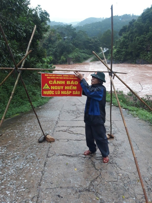 Mưa lớn, Quảng Bình đối diện đợt lũ lớn đầu tiên của năm 2022 - Ảnh 2. Mưa lớn, Quảng Bình đối diện đợt lũ lớn đầu tiên của năm 2022 - Ảnh 2.