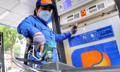 Giá xăng quay đầu giảm sau 4 lần tăng liên tiếp
