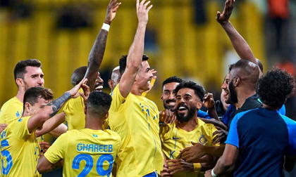 Ronaldo lập siêu phẩm từ khoảng cách 30m, duy trì một thành tích không cầu thủ nào sánh bằng trong năm 2023
