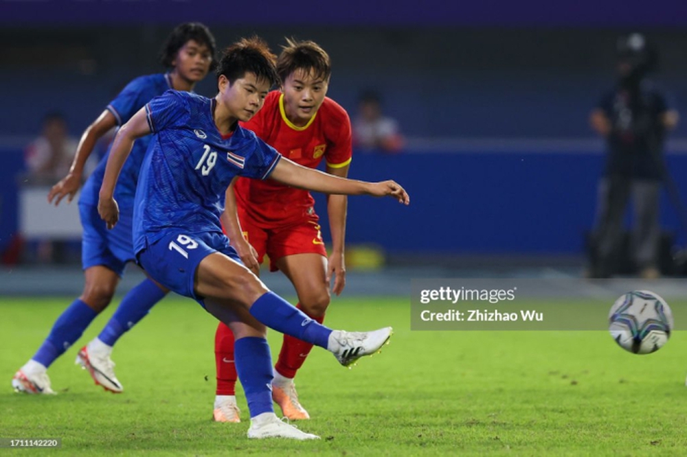 Vòng loại Olympic: Tuyển Việt Nam có cửa đi tiếp; Thái Lan đối mặt với “mưa bàn thua” - Ảnh 2. Vòng loại Olympic: Tuyển Việt Nam có cửa đi tiếp; Thái Lan đối mặt với “mưa bàn thua” - Ảnh 2.