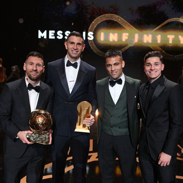 Nửa ngày sau khi giành Quả bóng vàng, Messi có chia sẻ đầu tiên trang cá nhân, nhận về hàng triệu lượt thích - Ảnh 4. Nửa ngày sau khi giành Quả bóng vàng, Messi có chia sẻ đầu tiên trang cá nhân, nhận về hàng triệu lượt thích - Ảnh 4.
