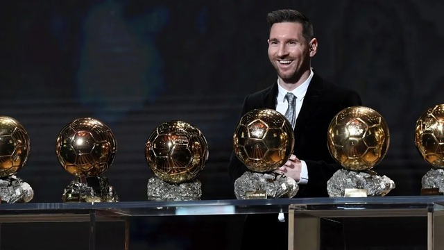 10 cầu thủ xuất sắc nhất lịch sử: Messi chễm chệ ngôi đầu, Ronaldo xếp gần cuối - Ảnh 10. 10 cầu thủ xuất sắc nhất lịch sử: Messi chễm chệ ngôi đầu, Ronaldo xếp gần cuối - Ảnh 10.