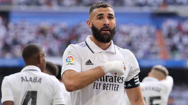Lộ diện 10 ứng viên cho danh hiệu danh giá Siêu Quả bóng vàng: Messi đứng vị trí số 1, sở hữu tỷ lệ chiến thắng bỏ xa Ronaldo và nhóm bám đuổi - Ảnh 1. Lộ diện 10 ứng viên cho danh hiệu danh giá Siêu Quả bóng vàng: Messi đứng vị trí số 1, sở hữu tỷ lệ chiến thắng bỏ xa Ronaldo và nhóm bám đuổi - Ảnh 1.