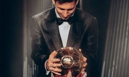 Lộ diện 10 ứng viên cho danh hiệu danh giá Siêu Quả bóng vàng: Messi đứng vị trí số 1, sở hữu tỷ lệ chiến thắng bỏ xa Ronaldo và nhóm bám đuổi