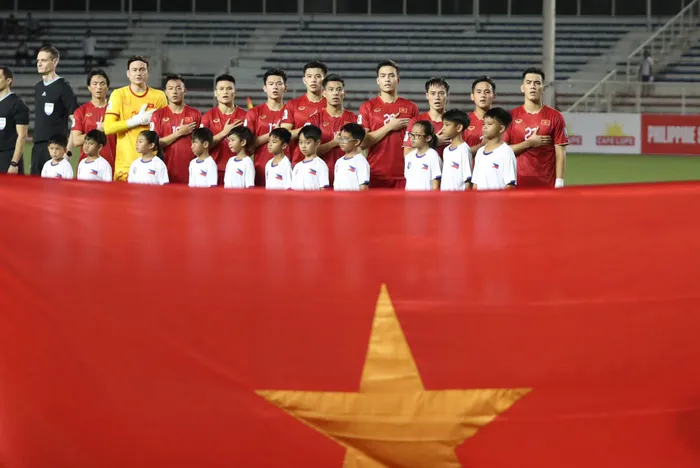 Các học trò của HLV Troussier có khởi đầu thuận lợi dù phải chơi trên sân khách