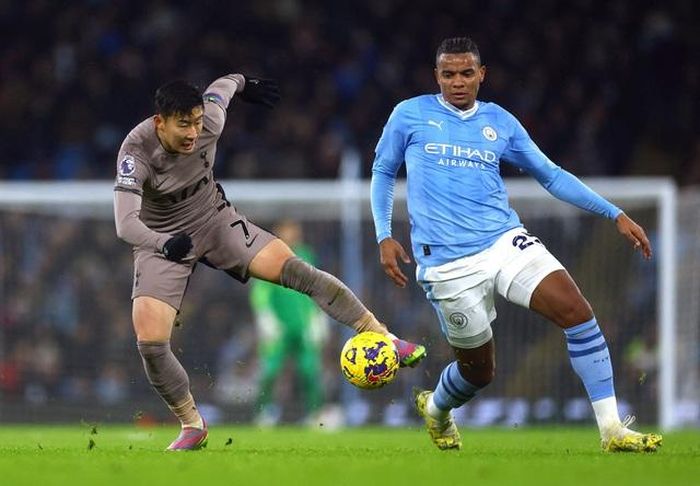Son Heung-min ghi bàn vào lưới Man City lẫn... Tottenham