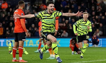 'Không chiến' siêu đỉnh, Arsenal vượt chủ nhà Luton Town đúng phút 90+7