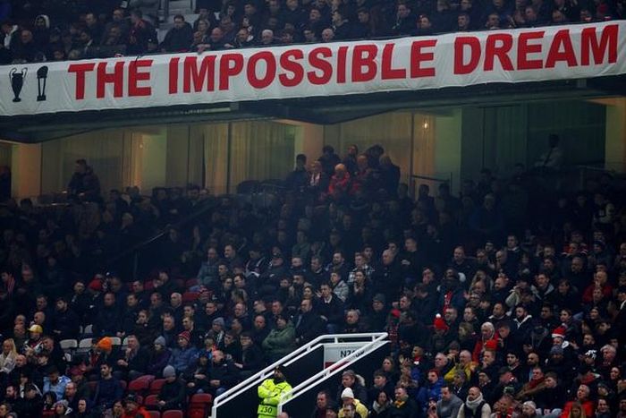 Các CĐV Man United không tin đội nhà có thể xoay chuyền cục diện