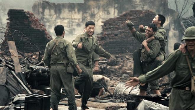 ‘Mưa đỏ’ trở thành Phim Việt ăn khách nhất mọi thời đại: 562 tỷ đồng doanh thu sẽ được chia như thế nào? 2 ‘Mưa đỏ’ trở thành Phim Việt ăn khách nhất mọi thời đại: 562 tỷ đồng doanh thu sẽ được chia như thế nào? 2