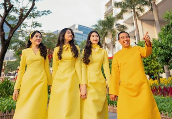 MC Quyền Linh kỷ niệm 20 năm ngày cưới bên bà xã Dạ Thảo, xúc động gửi lời nhắn ngọt ngào 2.jpg 1 MC Quyền Linh kỷ niệm 20 năm ngày cưới bên bà xã Dạ Thảo, xúc động gửi lời nhắn ngọt ngào 2.jpg 1